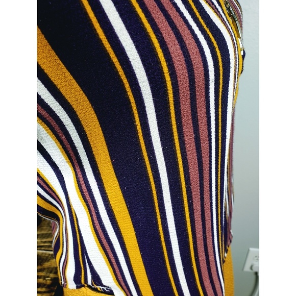 **SOLD**Iris top_c - Picture 7 of 7